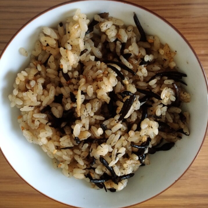 炊飯器で作るヘルシーひじきご飯